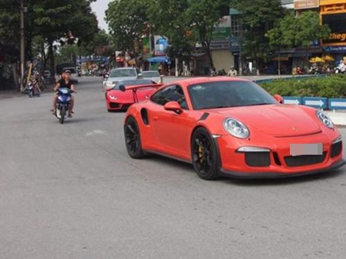 Cường 'Đô La' cầm lái siêu xe Porsche 911 GT3 RS Coupe độc nhất Việt Nam