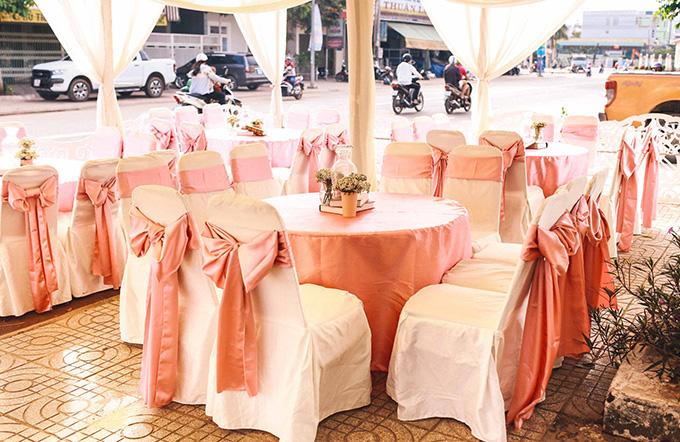 dam-hoi-mau-huong-tu-trong-ra-ngoai-cua-cap-doi-9x-sai-gon-4