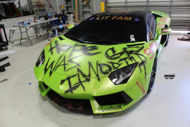 Hình ảnh siêu xe Lamborghini Aventador bị vẽ bậy khiến nhiều cư dân mạng tưởng thật - Ảnh 2.