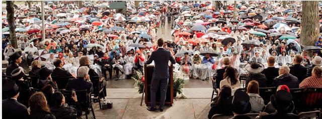 Mark Zuckerberg được mời đọc diễn văn tại lễ tốt nghiệp ĐH Harvard năm 2017.
