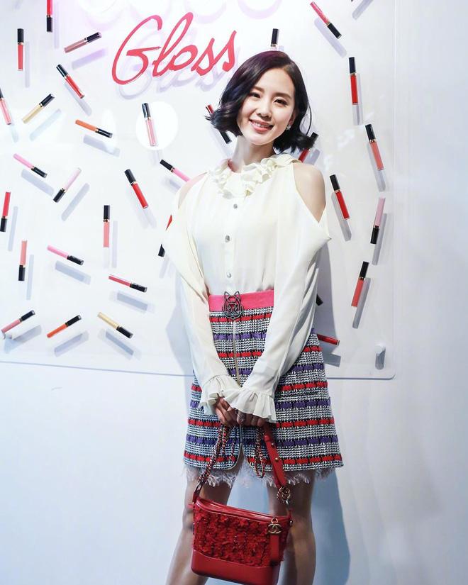 Túi mới của Chanel: Chưa ra mắt được bao lâu đã làm mưa làm gió tủ đồ của loạt sao Hoa ngữ - Ảnh 8.