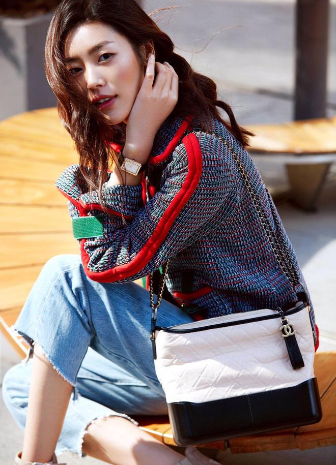Túi mới của Chanel: Chưa ra mắt được bao lâu đã làm mưa làm gió tủ đồ của loạt sao Hoa ngữ - Ảnh 4.