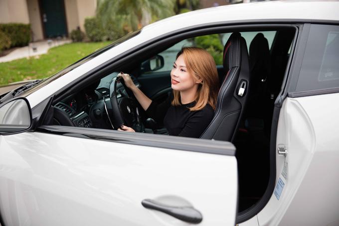 clip: ca si thanh thao tiet lo cuoc song voi nha dep, xe sang o my hinh anh 10