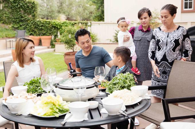 clip: ca si thanh thao tiet lo cuoc song voi nha dep, xe sang o my hinh anh 7