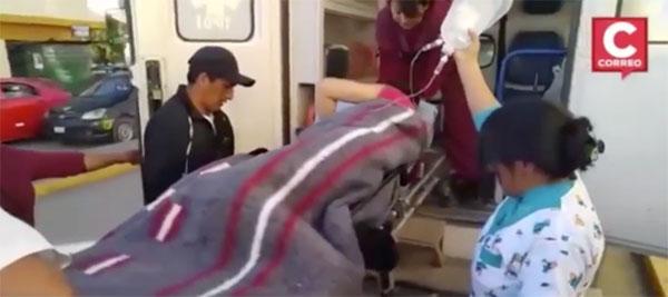 nhan-vien-y-te-vung-ve-lam-rot-ba-bau-hai-lan-tu-tren-cang-xuong