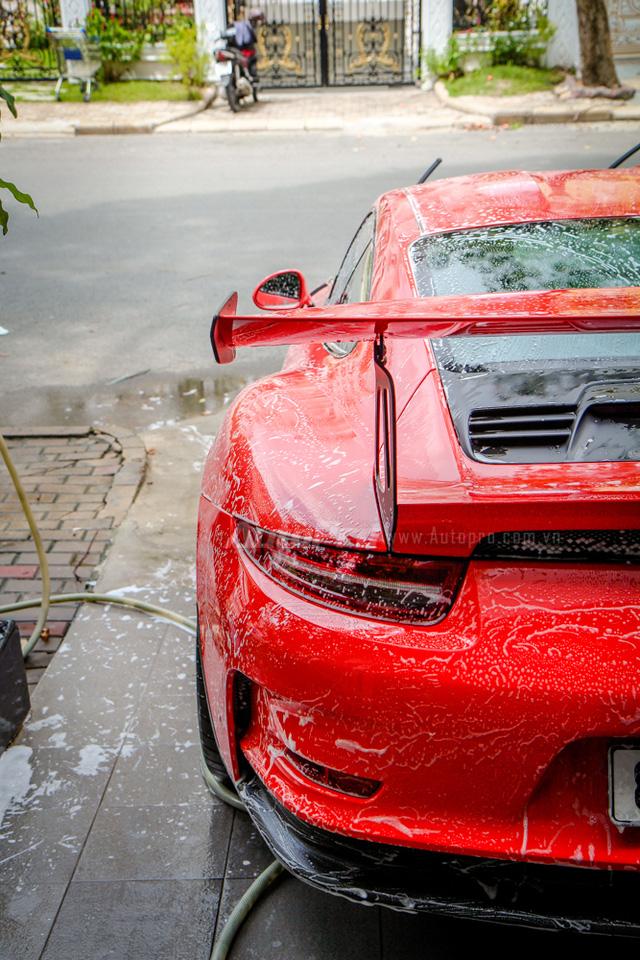 Cận cảnh siêu xe Porsche 911 GT3 RS mà Cường Đô-la mới tậu - Ảnh 9.