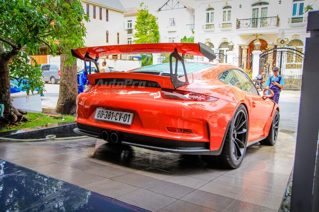 Cận cảnh siêu xe Porsche 911 GT3 RS mà Cường Đô-la mới tậu - Ảnh 3.
