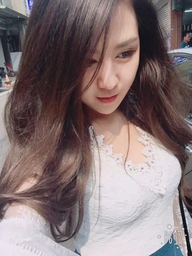 nu chinh tri gia dai loan 28 tuoi tao dang