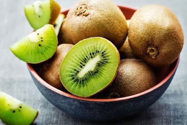 Kiwi giàu chất xơ và vitamin C, lại chứa ít đường hơn hầu hết các loại hoa quả khác.