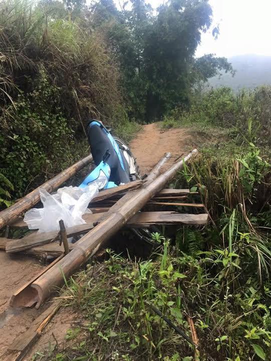 hinh anh lay dong cua co giao vung cao nga tren duong den truong hinh anh 6