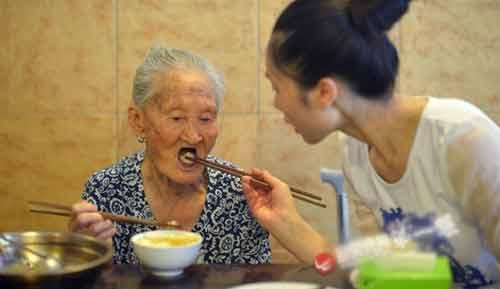 Con gái nói xấu mẹ đẻ vừa bẩn vừa lười, rảnh mà ham ngủ, không thức đêm trông cháu khiến dân mạng dậy sóng - Ảnh 3.