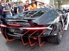 Người dân London thích thú với siêu xe triệu đô của Lamborghini