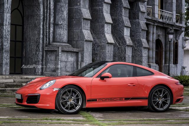Porsche 911 Carrera giá 8,2 tỉ tại Việt Nam có gì hấp dẫn - Ảnh 2.
