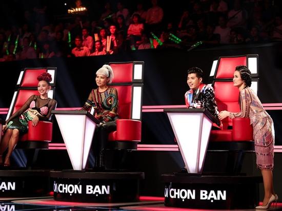 Những màn 'đá' đàn em sâu cay của Thu Minh trên ghế nóng 'The Voice 2017'