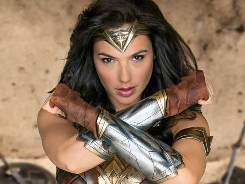 'Wonder Woman' Gal Gadot - Mỹ nhân tuyệt sắc chẳng 'thèm' vương miện Hoa hậu Hoàn vũ để nổi tiếng!