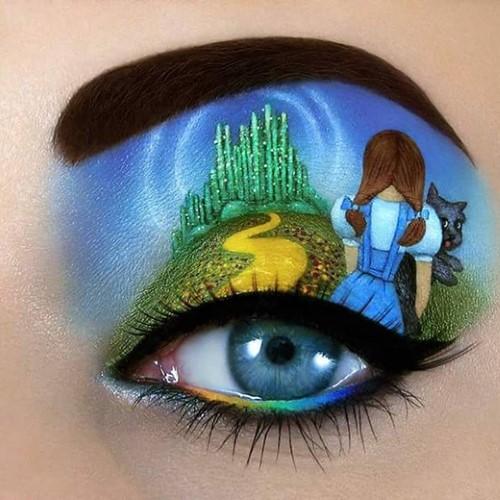 kham pha cau chuyen co tich an giau dang sau nhung doi mat duoc ke ve cau ky - 4