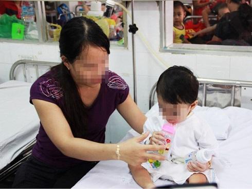 TP.HCM: Để bé 'tự đói khắc đòi ăn', mẹ suýt giết con trai 3 tuổi