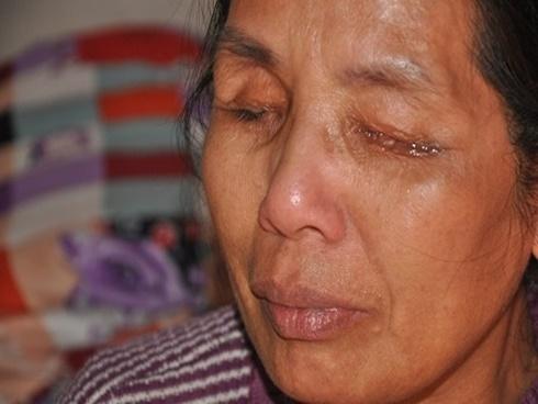 Chuyện những phụ nữ khiếm thị khóc khản tiếng xin người quen một mụn con