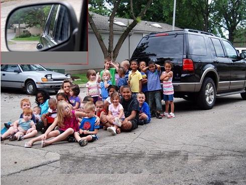 Trẻ có thể nguy hiểm tính mạng vì những kiểu tai nạn ô tô khó lường dưới đây