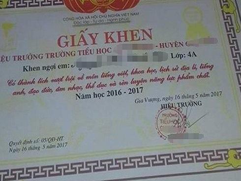 Hoang mang với giấy khen lạ có thành tích vượt trội 7 môn của học sinh lớp 4