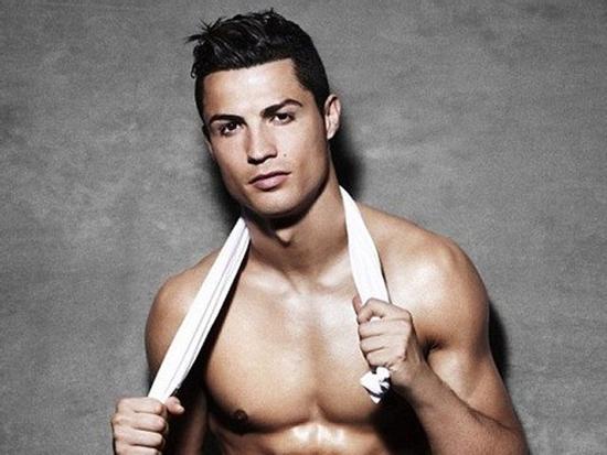 Truyện cười: Ronaldo suýt phá vỡ mái ấm người khác