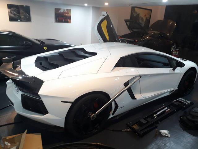 lamborghini-aventador-chinh-hang-do-la-zang-khung-trong-nha-cuong-do-la4