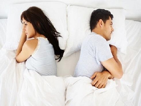 Vợ chồng lục đục vì 'xa nhau' lâu ngày