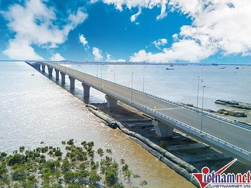 Có cầu sinh đôi, dân kéo đi xem đông chưa từng thấy-12