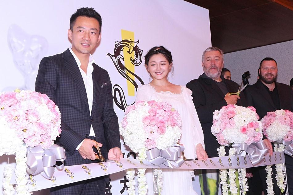 tu-hy-vien-bat-luc-khi-mat-phu-ne-voc-dang-nhu-bau-9-thang3