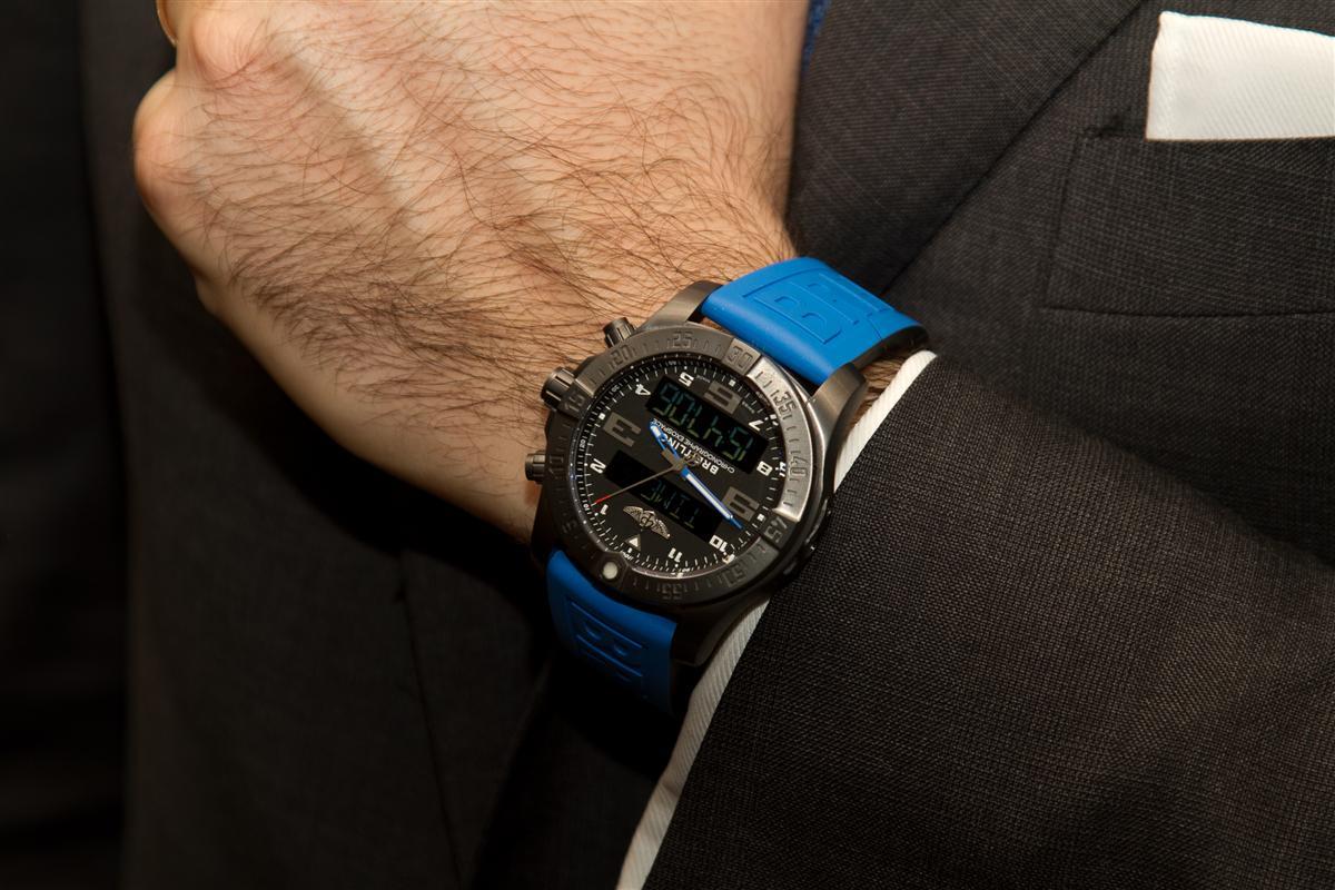 ban-van-thieu-mot-chiec-dong-ho-thong-minh-phai-khong4