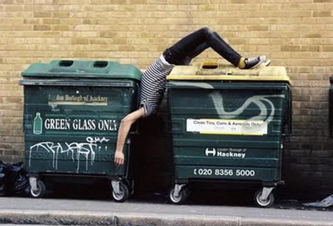 /giai-ngo-voi-loat-anh-kho-do-tren-pho9