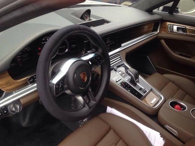 porsche-panamera-turbo-2017-ra-bien-trang-dau-tien-tai-binh-duong-gia-tri-15-ty-dong3