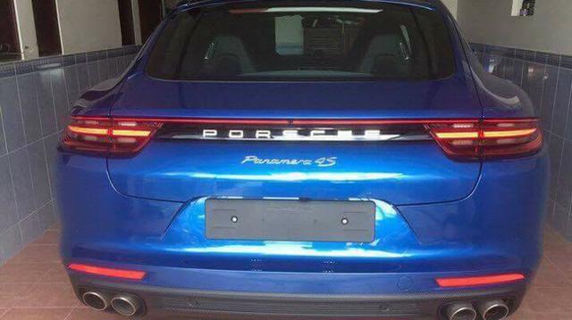 porsche-panamera-turbo-2017-ra-bien-trang-dau-tien-tai-binh-duong-gia-tri-15-ty-dong4