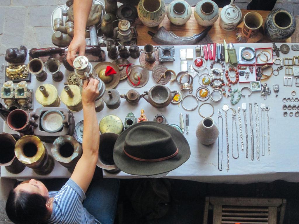 Du lịch Sài Gòn: 5 phố đồ cũ nên ghé đến ở Sài Gòn-ảnh 8