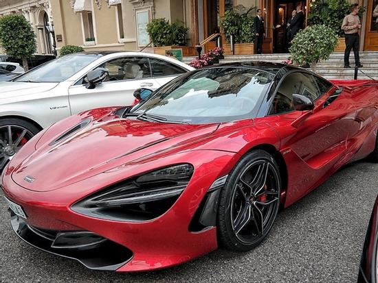 McLaren 720S đầu tiên xuất hiện tại thiên đường siêu xe