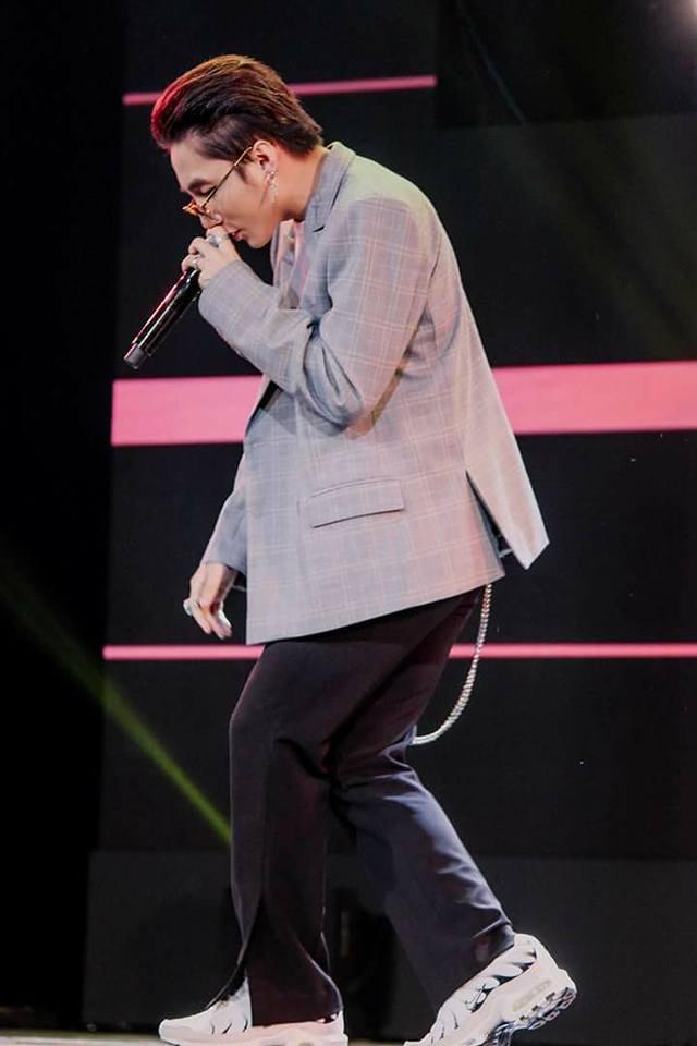 Phong cách thời trang sơn tùng MTP -1