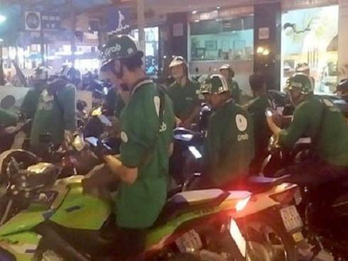 40 tài xế GrabBike kéo nhau đi trả thù cho đồng nghiệp