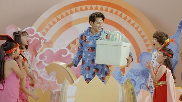 Isaac chính thức tung hit mới - bước chân cổ tích - 6