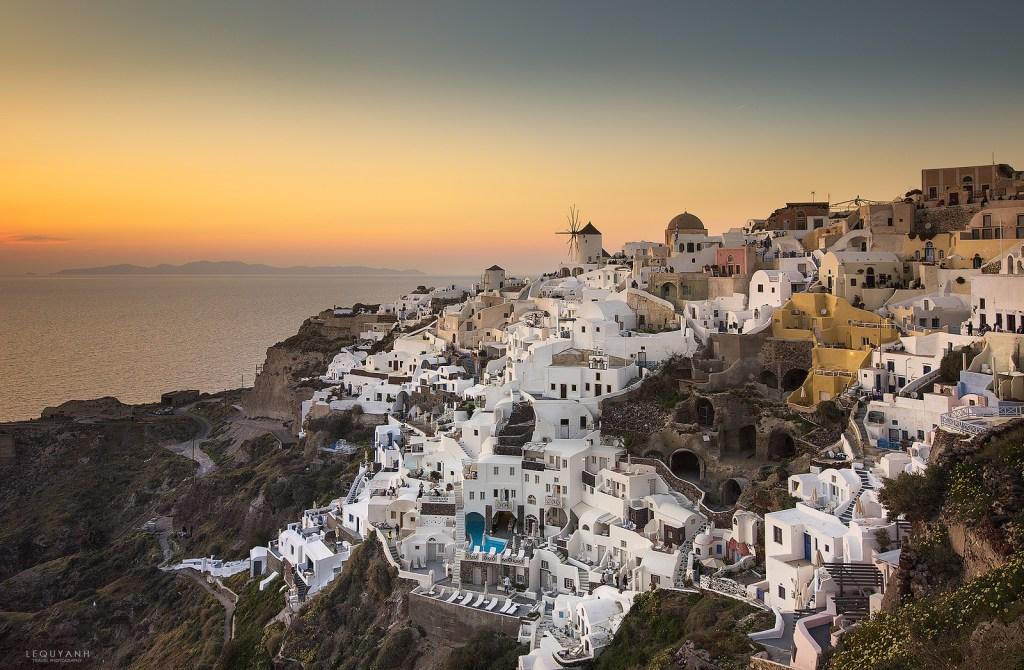 Du lịch: Ngắm hoàng hôn ở đảo thiên thần Santorini