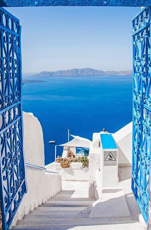 Du lịch: Ngắm hoàng hôn ở đảo thiên thần Santorini