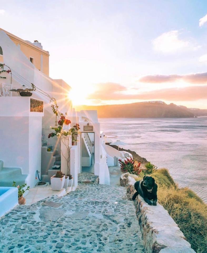 Du lịch: Ngắm hoàng hôn ở đảo thiên thần Santorini