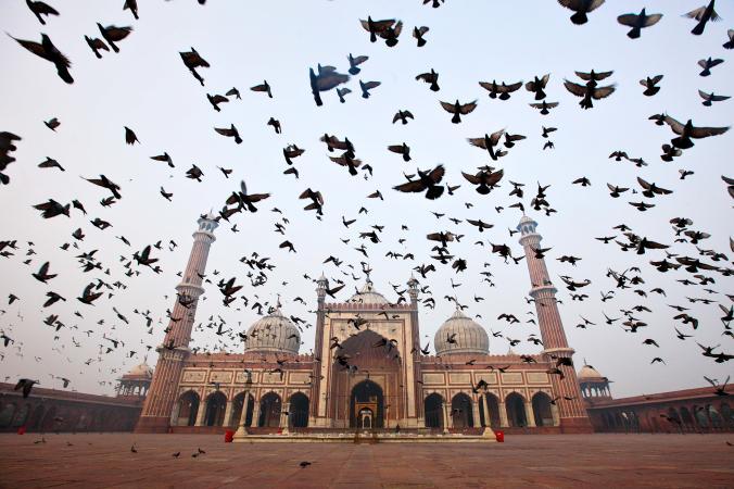 Jama Masjid (Masjid-i Jahān-Numā) ở Delhi là một trong những nhà thờ Hồi giáo lớn nhất ở Ấn Độ.