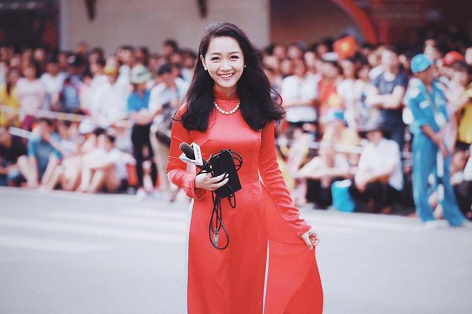 Ngắm những người đẹp Việt yêu nghề báo hơn ánh đèn showbiz -4