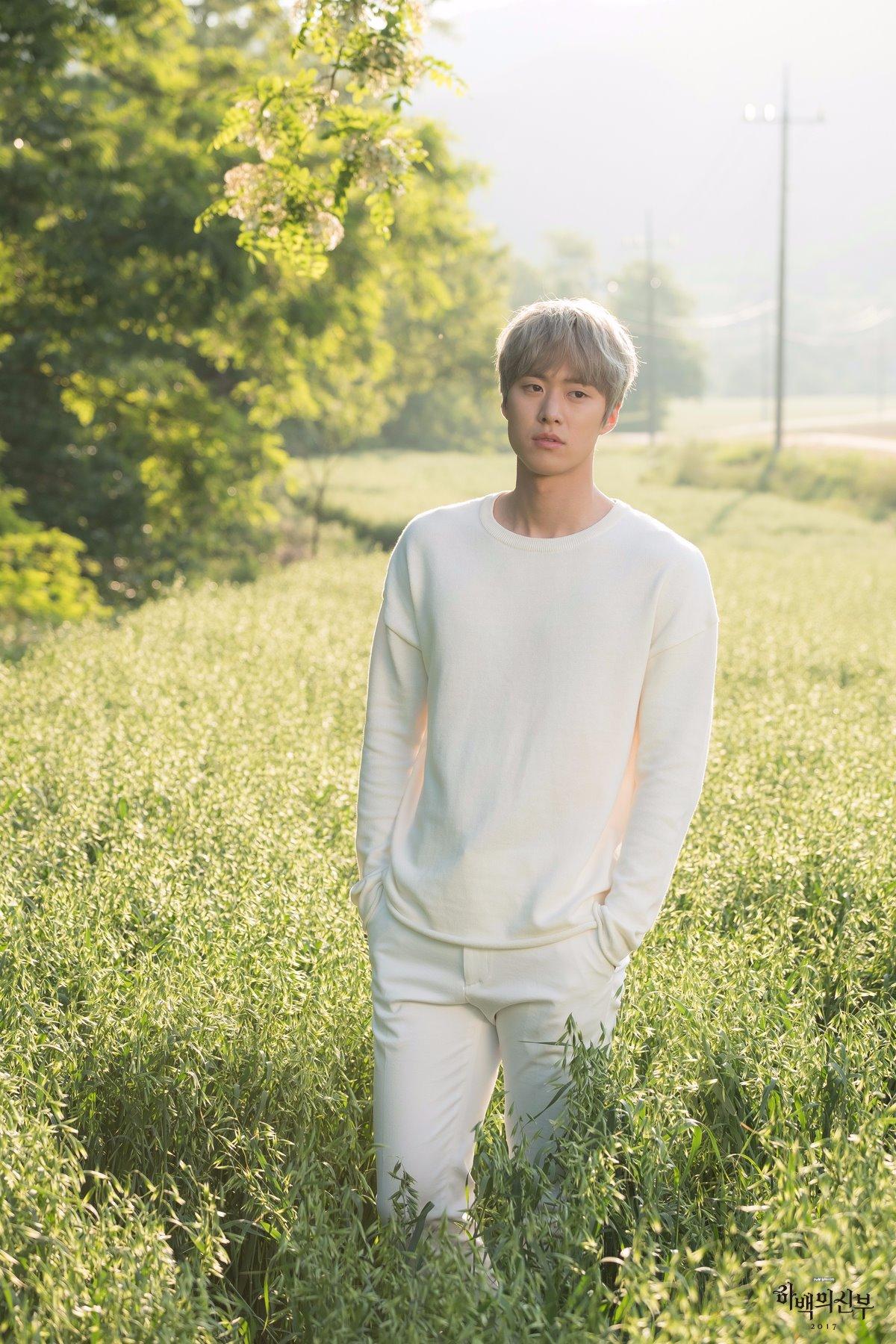 Tình tay 5 phức tạp trong 'Cô dâu thủy thần' - 2