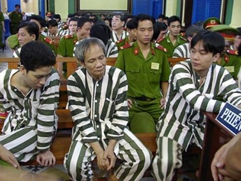 Nhà báo kể chuyện những 'bàn tay' thế lực phía sau Năm Cam