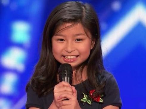 Ca sĩ nhí hát trong đám cưới gây xôn xao cộng đồng mạng-1