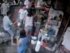 Nữ nhân viên quán chè nổi tiếng phố cổ Hà Nội bị khách chửi bới, đập đầu xuống đất