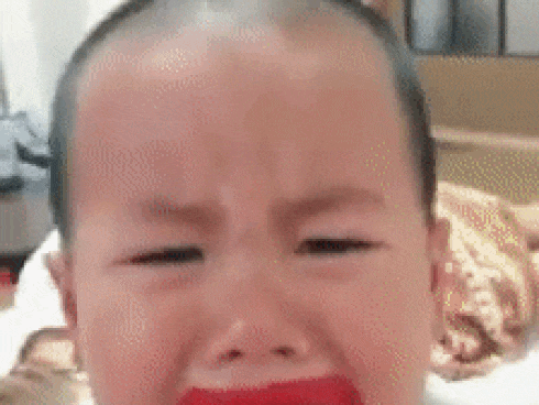 Cái kết siêu dễ thương cho cậu nhóc 4 tuổi thích nghịch son của bác