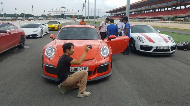 cuong-do-la-cung-dan-sieu-xe-dai-gia-sai-thanh-dua-xe-tai-binh-duong4