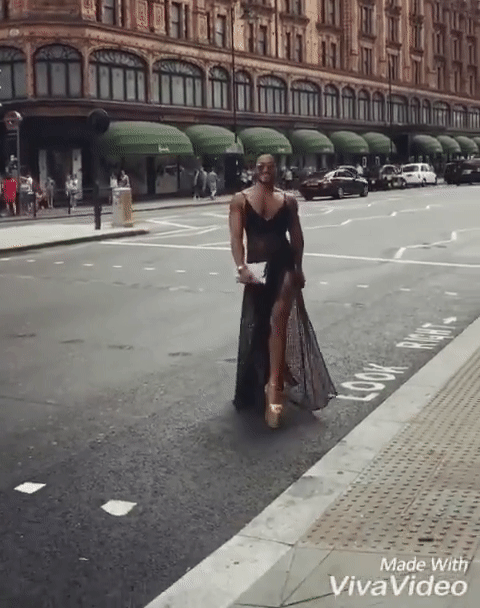 Những màn catwalk thần sầu dẻo hơn siêu mẫu của các mỹ nam sáu múi-2